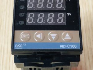 Đồng hồ nhiệt độ RKC REX C100