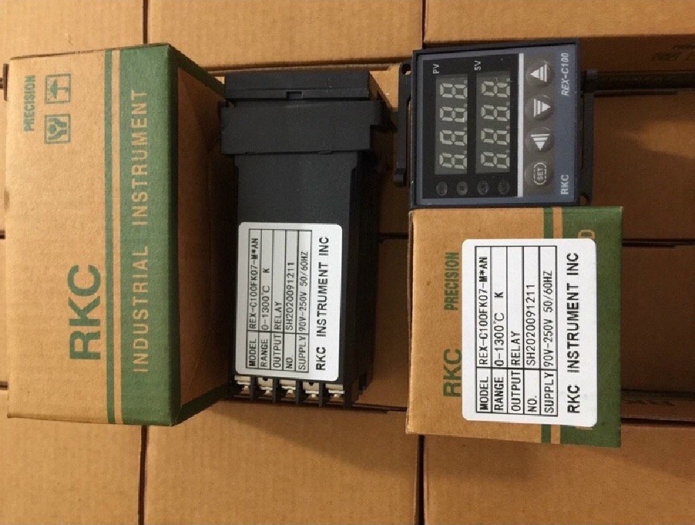 Điều khiển nhiệt RKC C100