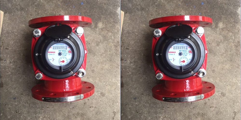 Komax nước nóng nối bích